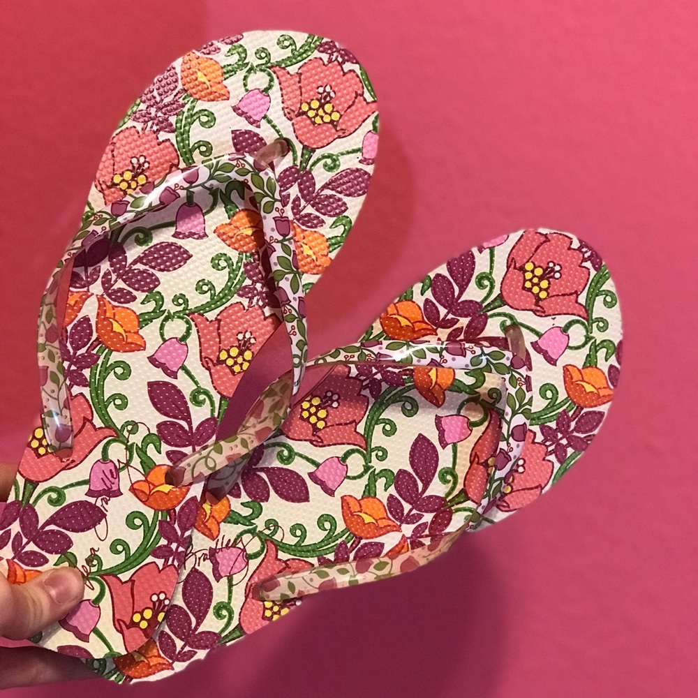 Pink and orange floral VERA BRADLEY flip flops!